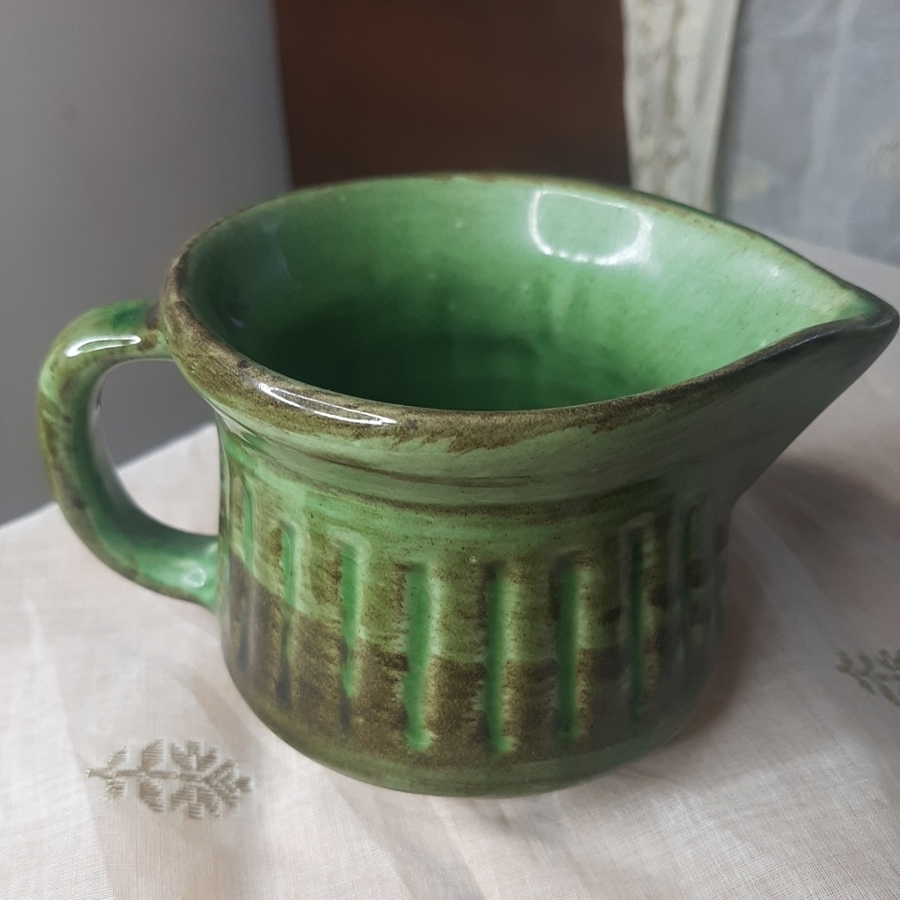 Vintage Canadian Pottery probably ' Evangeline' - Picture 5 of 7